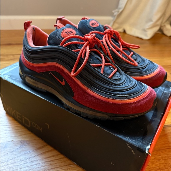 Nike - Picture 4 of 6